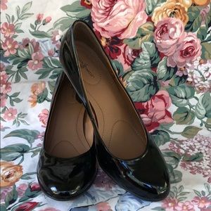 NWOB Jaclyn Smith black patent leather heels